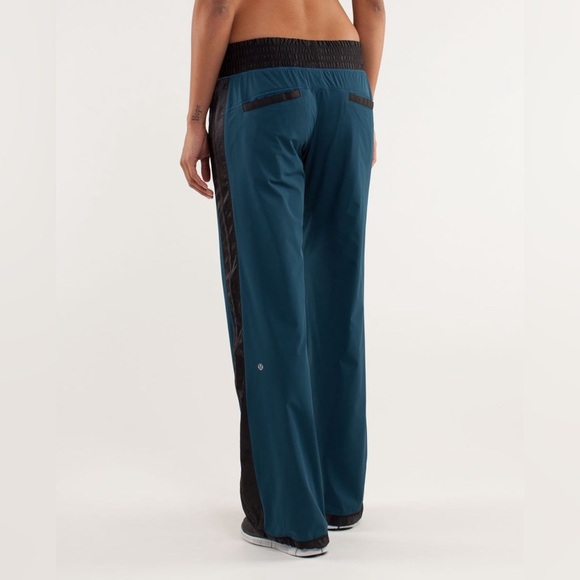 Lululemon Run: Right Round Pant, size 6 - Picture 2 of 14